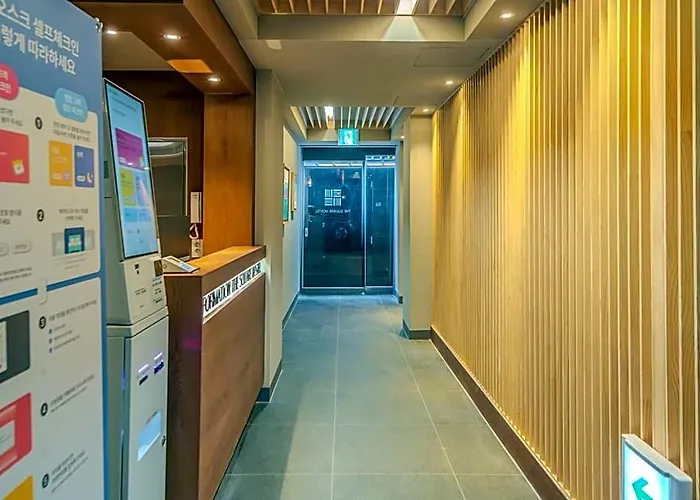 The Square Jongno Hotel