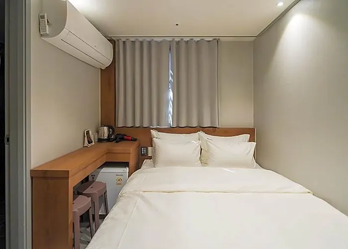 Hotel The Square Jongno 2*